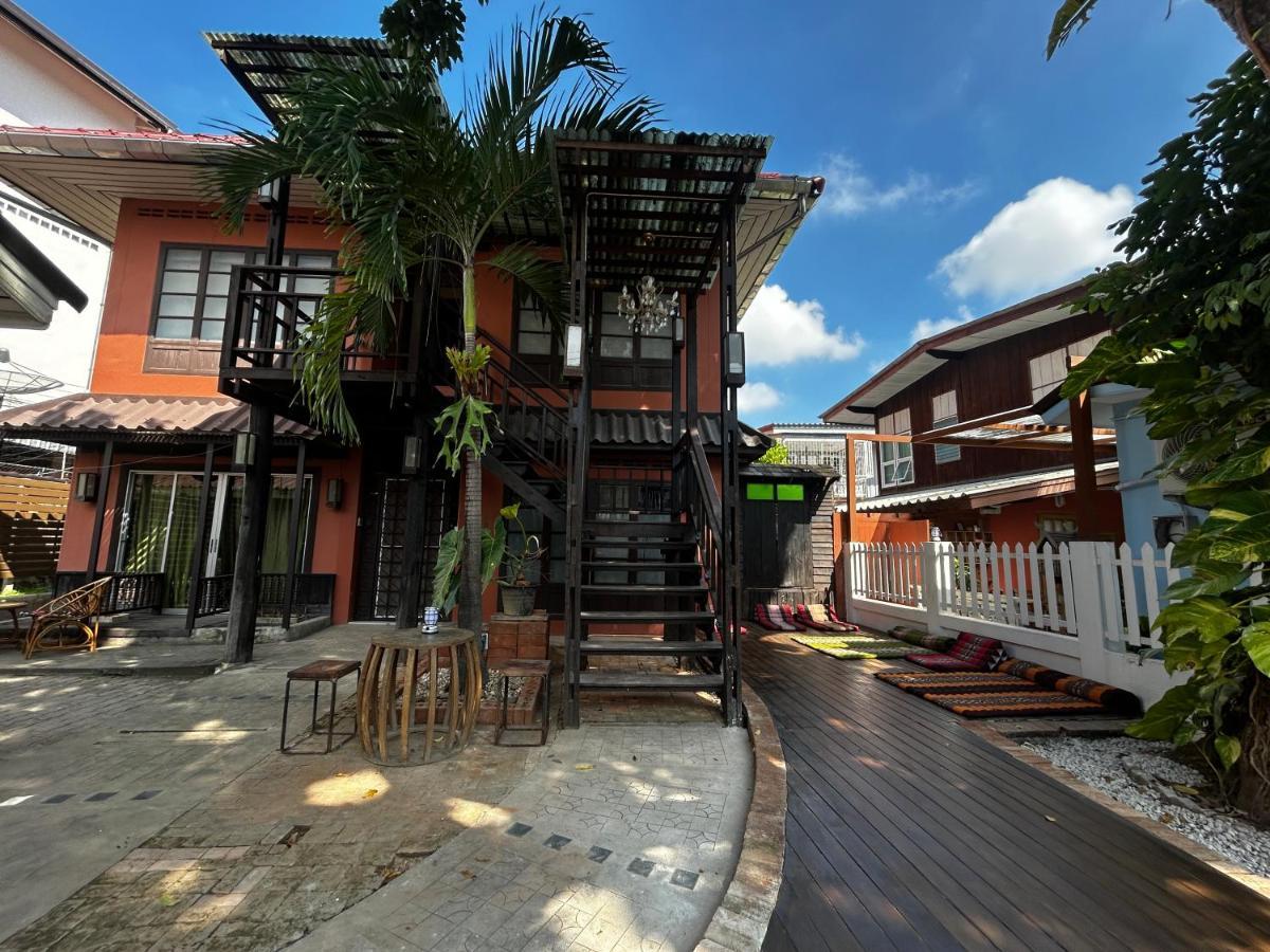 Villa'S Homestay Chiang Mai Bagian luar foto